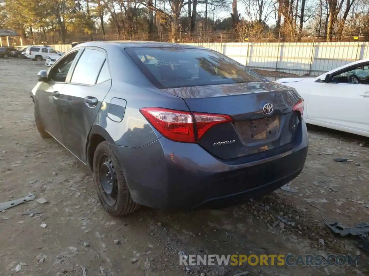 3 Photograph of a damaged car 2T1BURHE6KC240860 TOYOTA COROLLA 2019