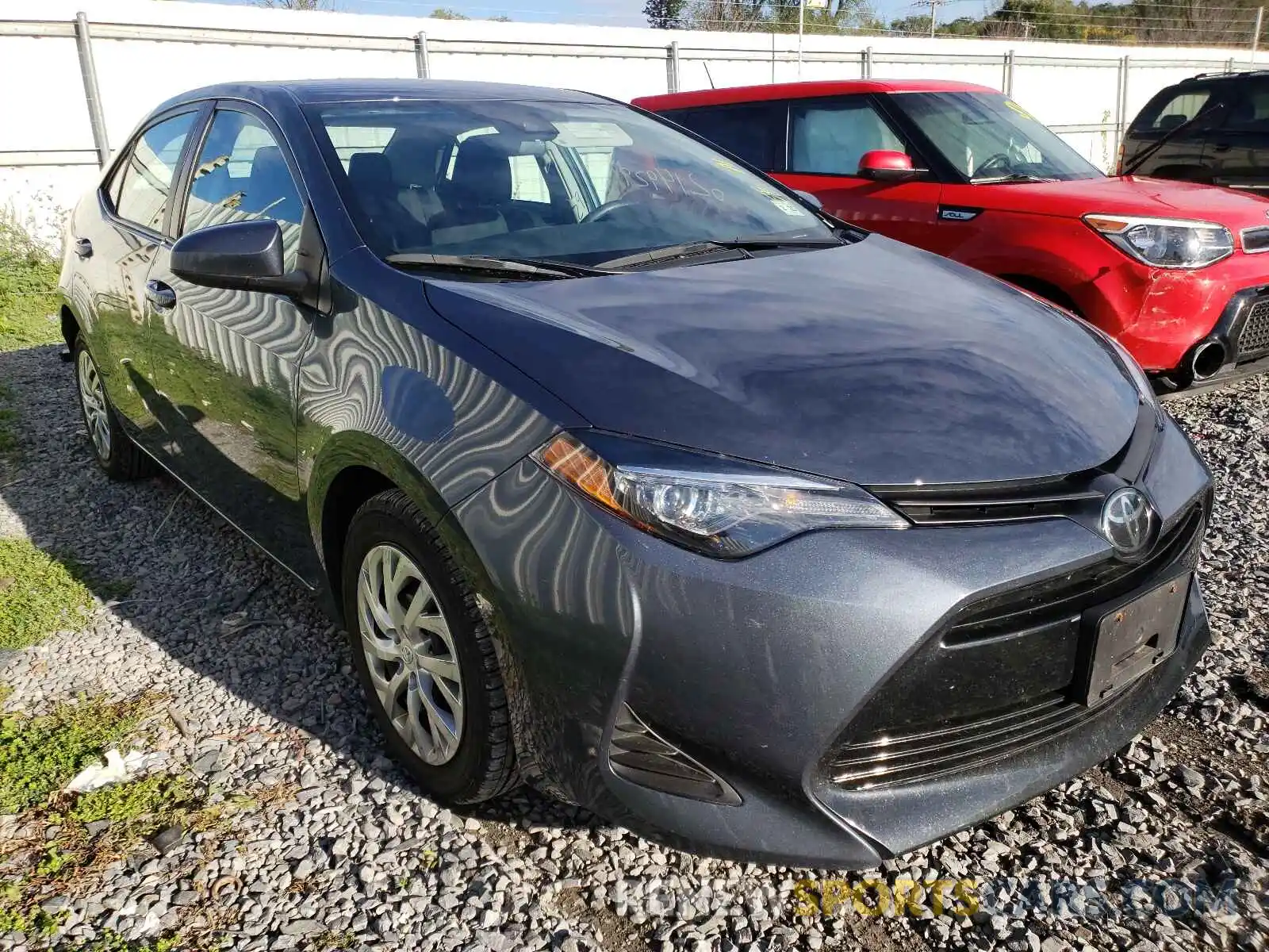 1 Photograph of a damaged car 2T1BURHE6KC241412 TOYOTA COROLLA 2019