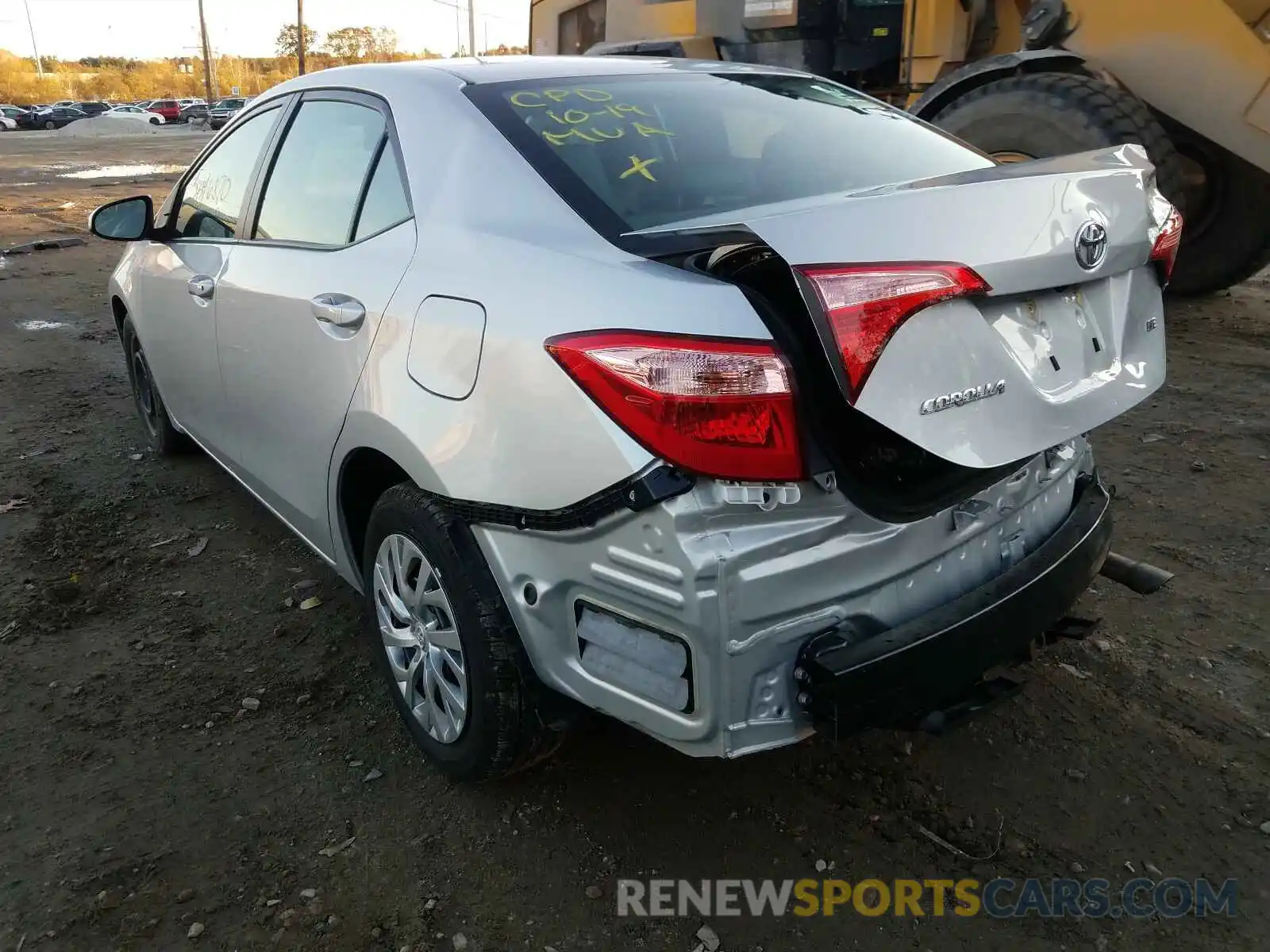 3 Photograph of a damaged car 2T1BURHE6KC241586 TOYOTA COROLLA 2019