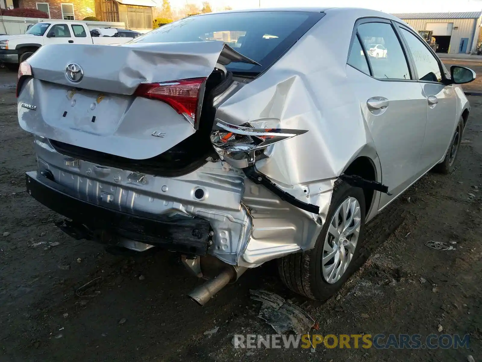 4 Photograph of a damaged car 2T1BURHE6KC241586 TOYOTA COROLLA 2019