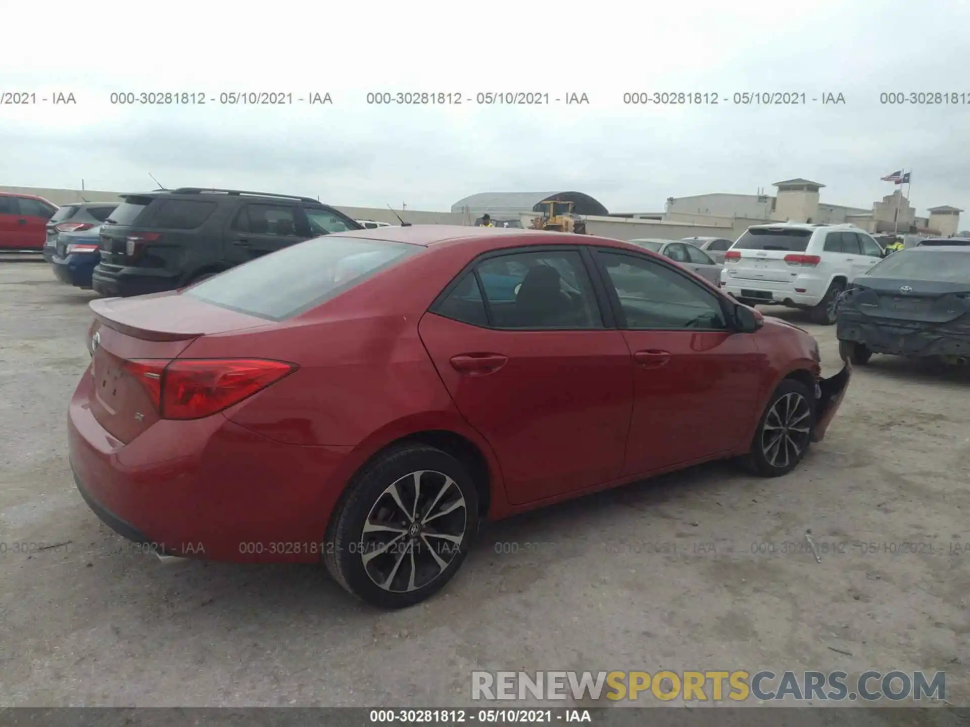 4 Photograph of a damaged car 2T1BURHE6KC241667 TOYOTA COROLLA 2019