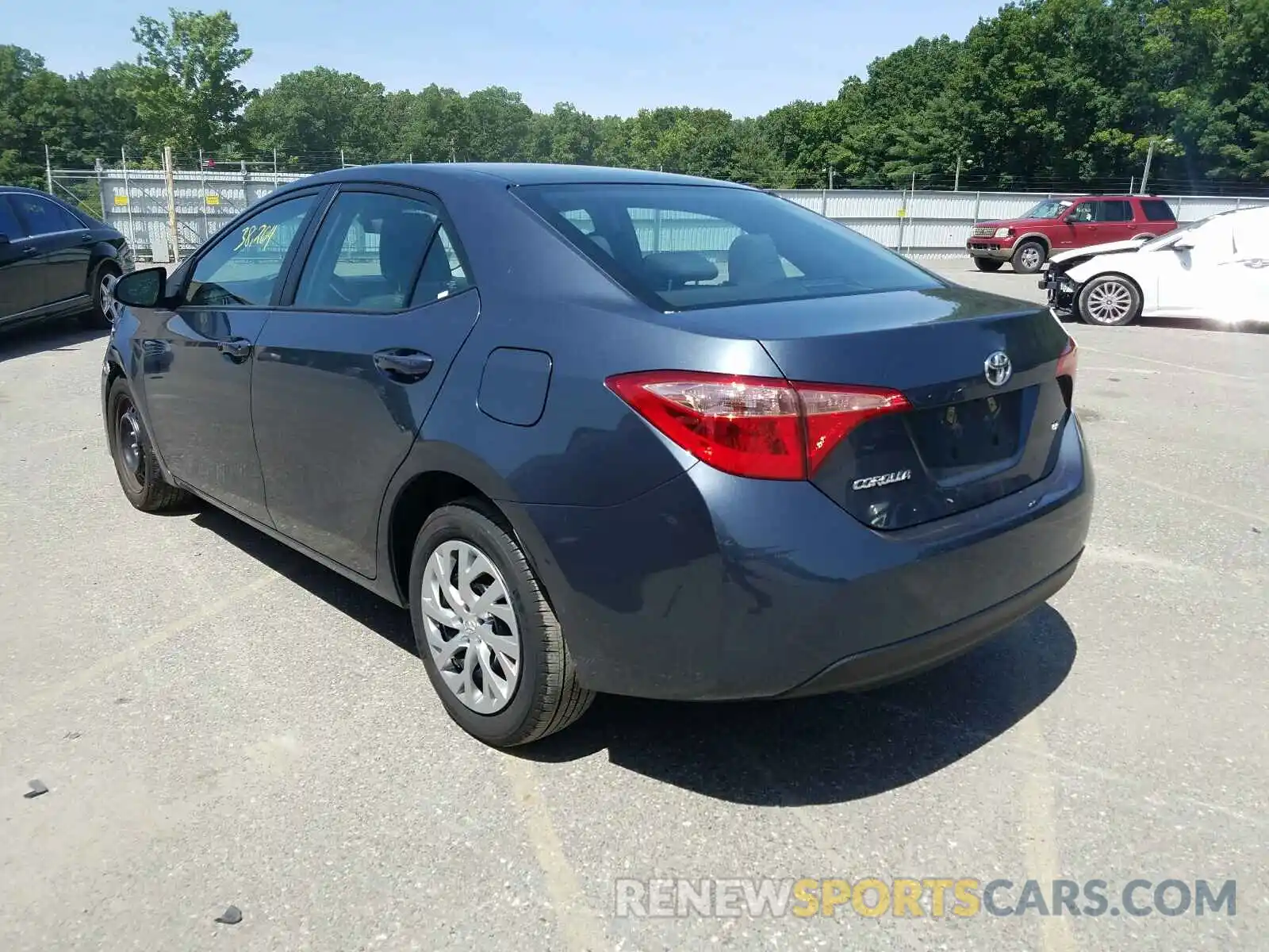 3 Photograph of a damaged car 2T1BURHE6KC242009 TOYOTA COROLLA 2019