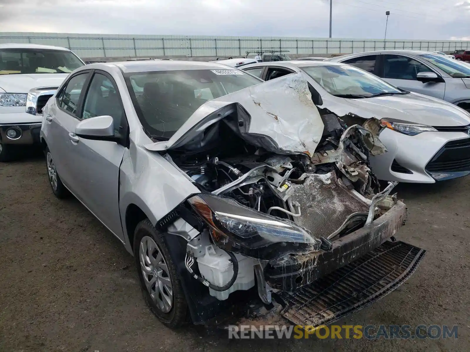 1 Photograph of a damaged car 2T1BURHE6KC242060 TOYOTA COROLLA 2019