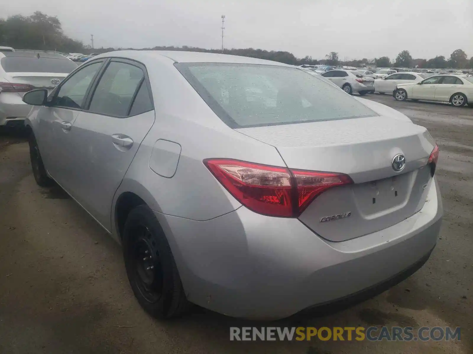 3 Photograph of a damaged car 2T1BURHE6KC242270 TOYOTA COROLLA 2019