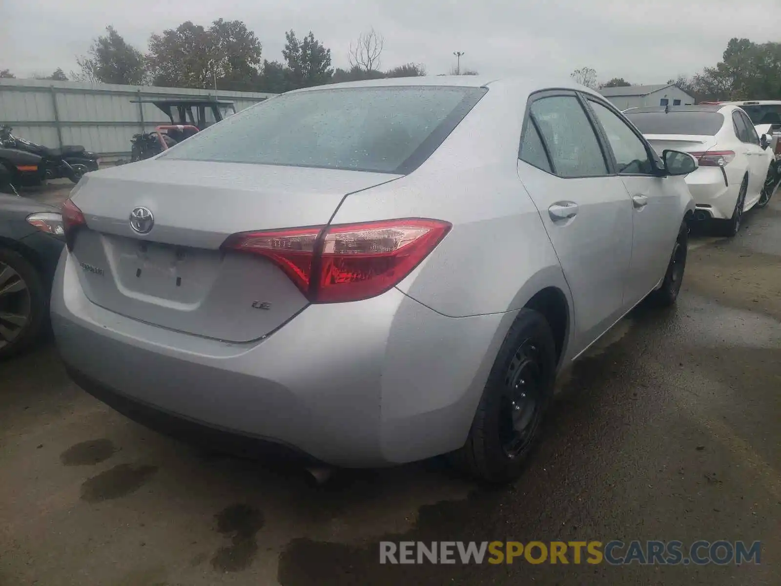 4 Photograph of a damaged car 2T1BURHE6KC242270 TOYOTA COROLLA 2019