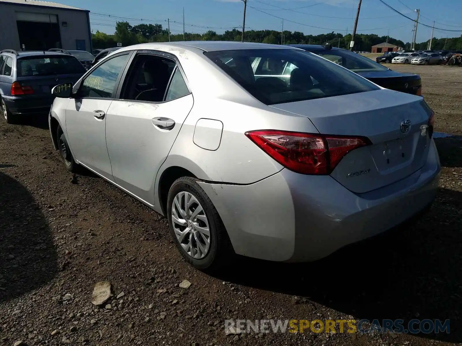 3 Photograph of a damaged car 2T1BURHE6KC242494 TOYOTA COROLLA 2019