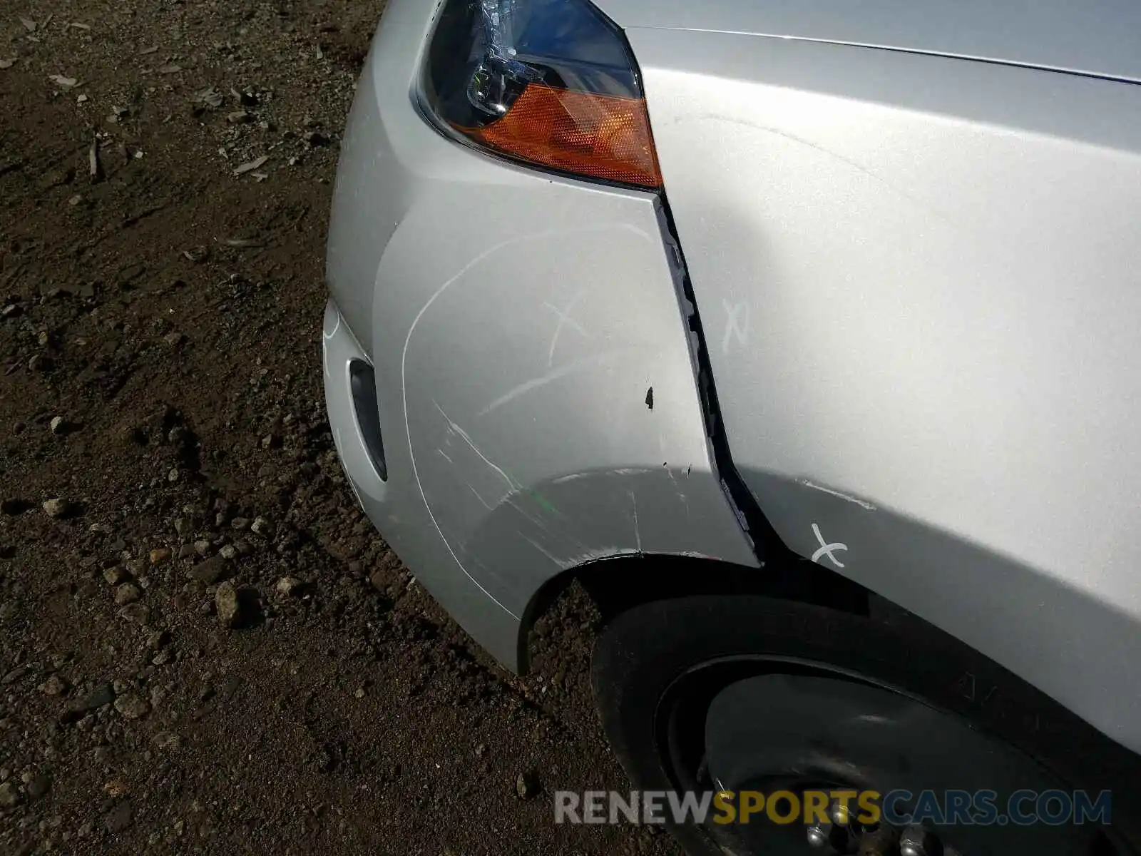 9 Photograph of a damaged car 2T1BURHE6KC242494 TOYOTA COROLLA 2019