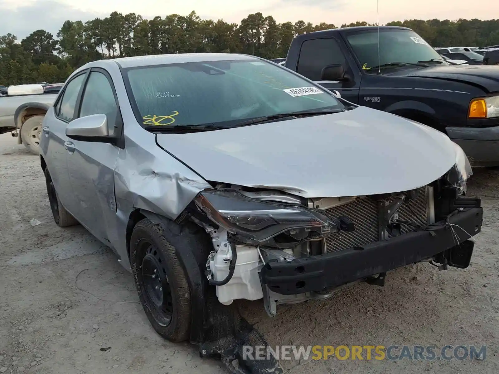 1 Photograph of a damaged car 2T1BURHE6KC242706 TOYOTA COROLLA 2019