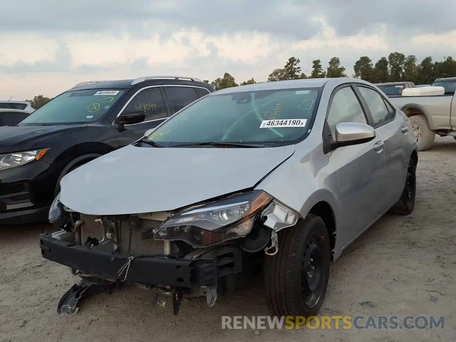 2 Photograph of a damaged car 2T1BURHE6KC242706 TOYOTA COROLLA 2019