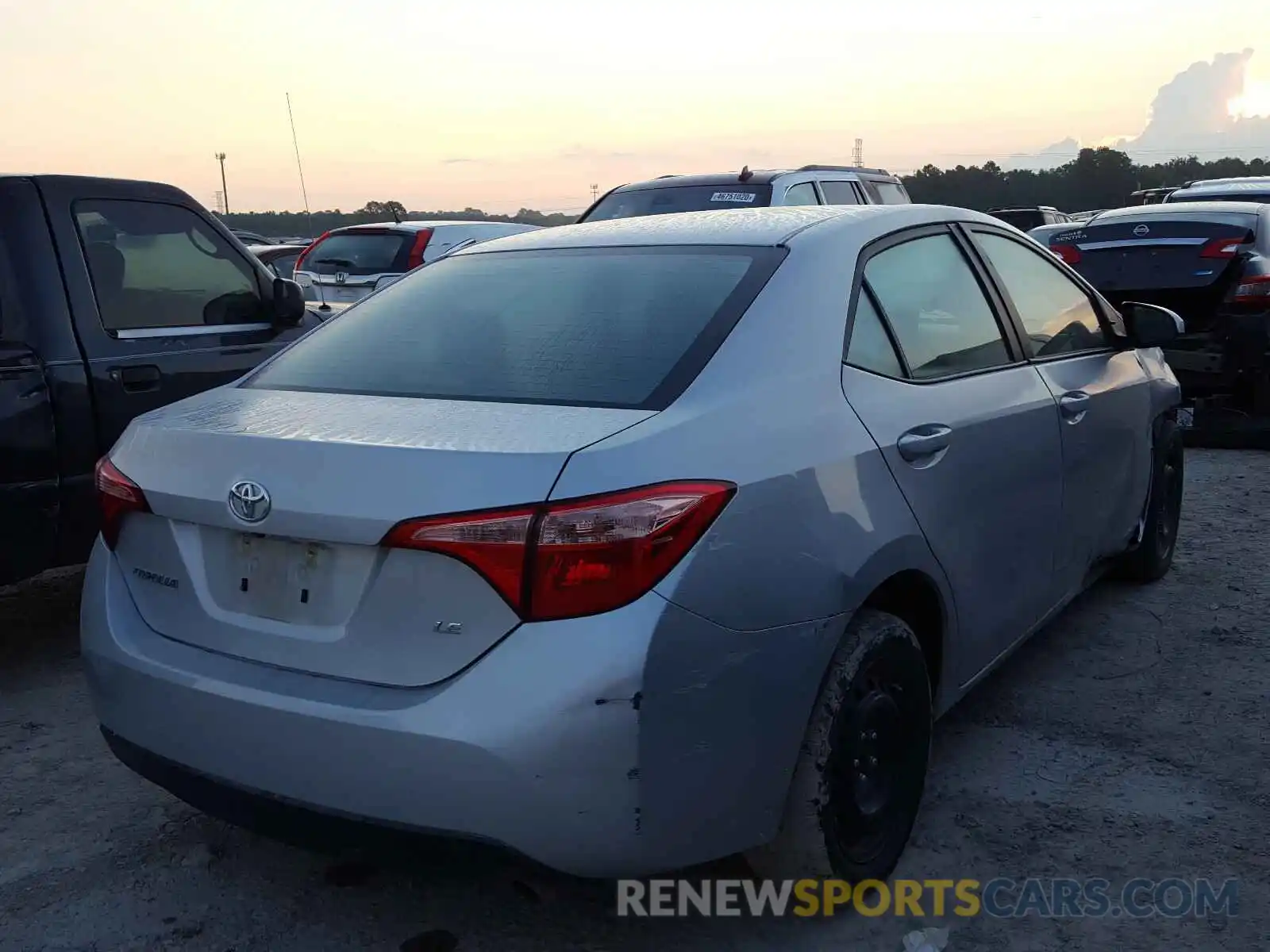 4 Photograph of a damaged car 2T1BURHE6KC242706 TOYOTA COROLLA 2019