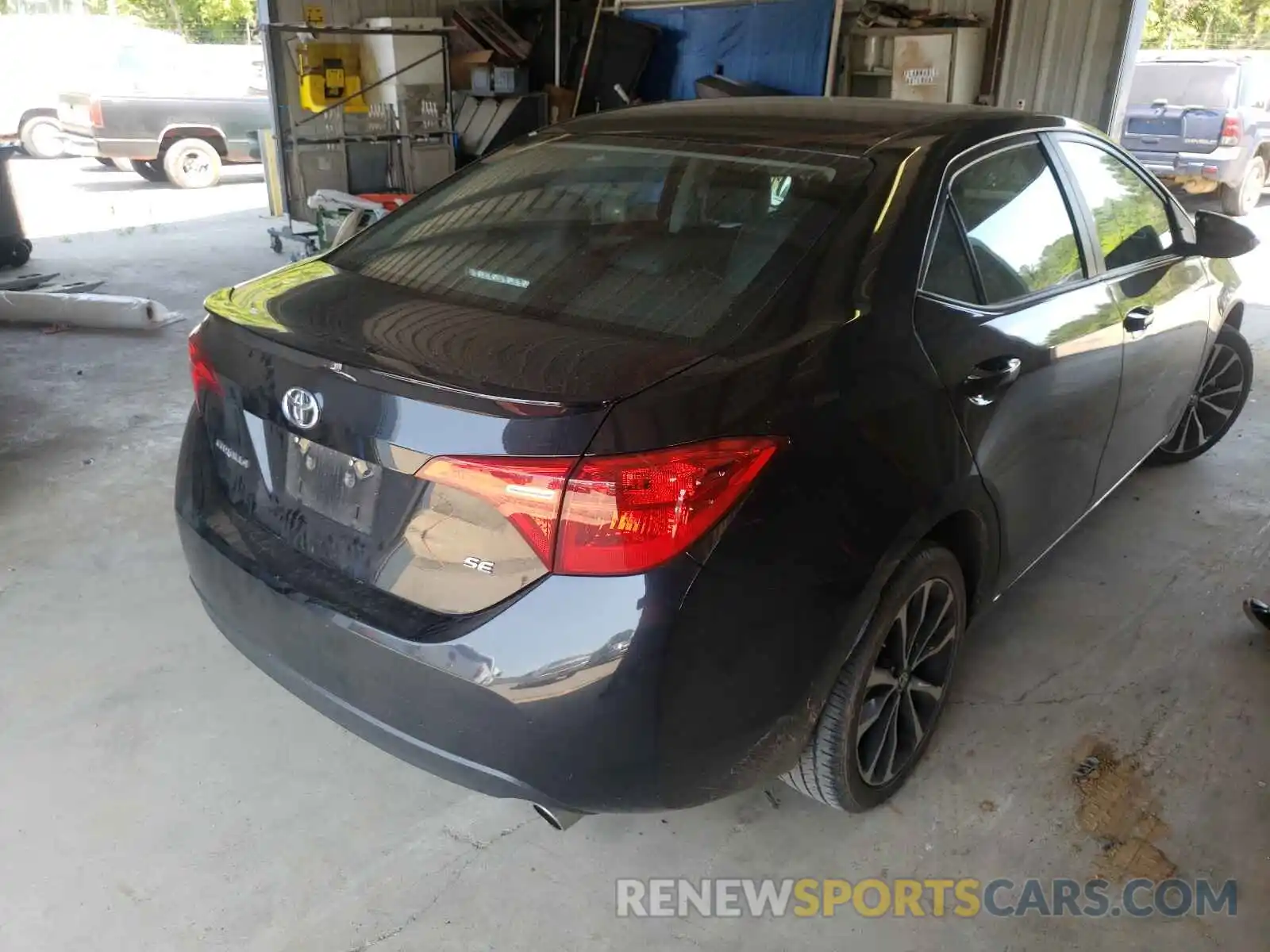 4 Photograph of a damaged car 2T1BURHE6KC242740 TOYOTA COROLLA 2019