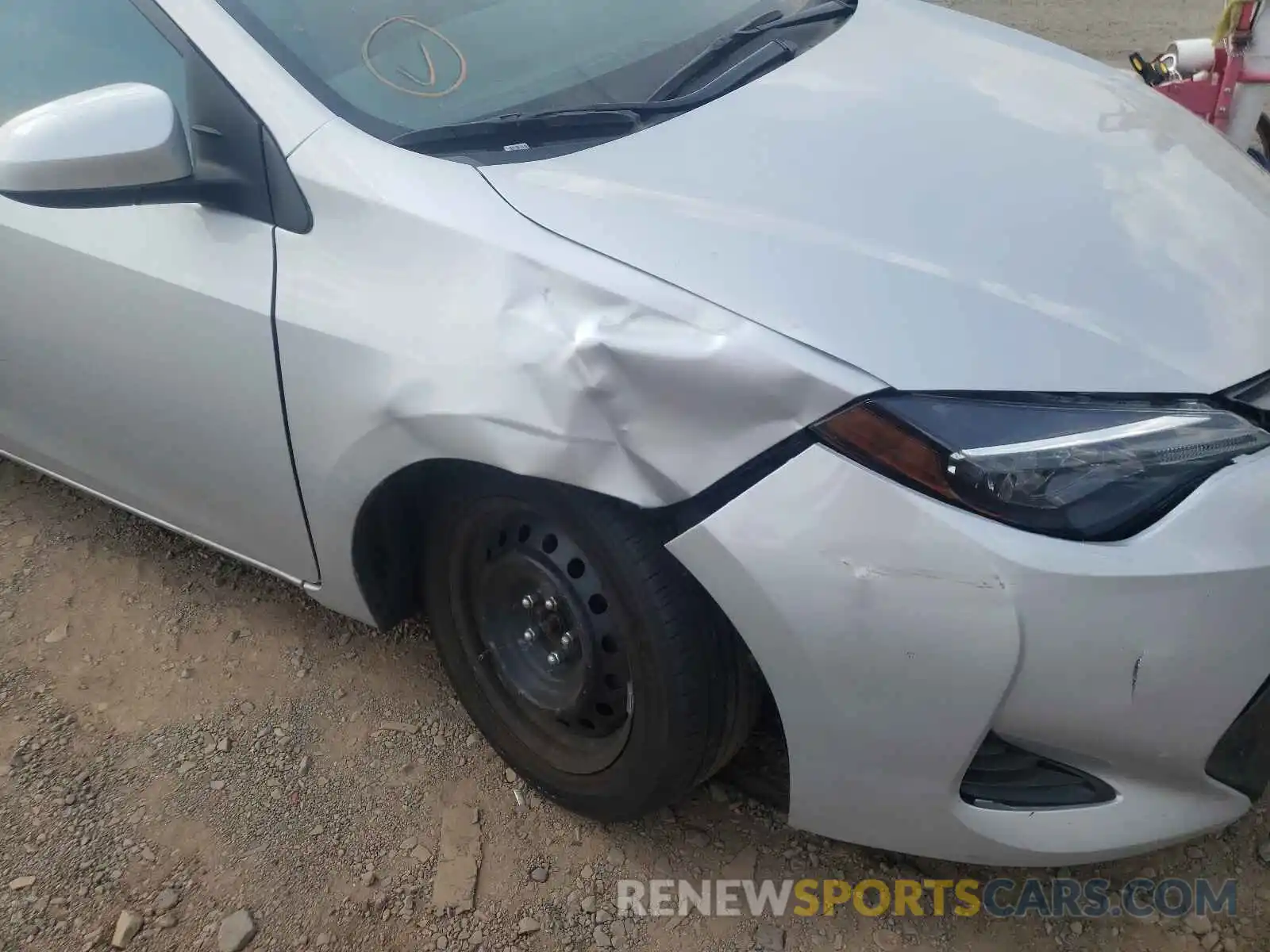 9 Photograph of a damaged car 2T1BURHE6KC242902 TOYOTA COROLLA 2019