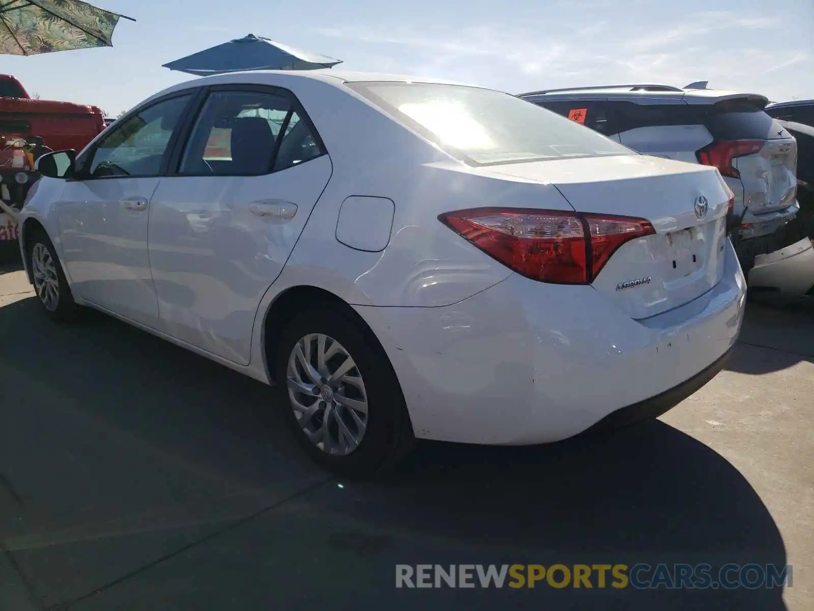 3 Photograph of a damaged car 2T1BURHE6KC242978 TOYOTA COROLLA 2019