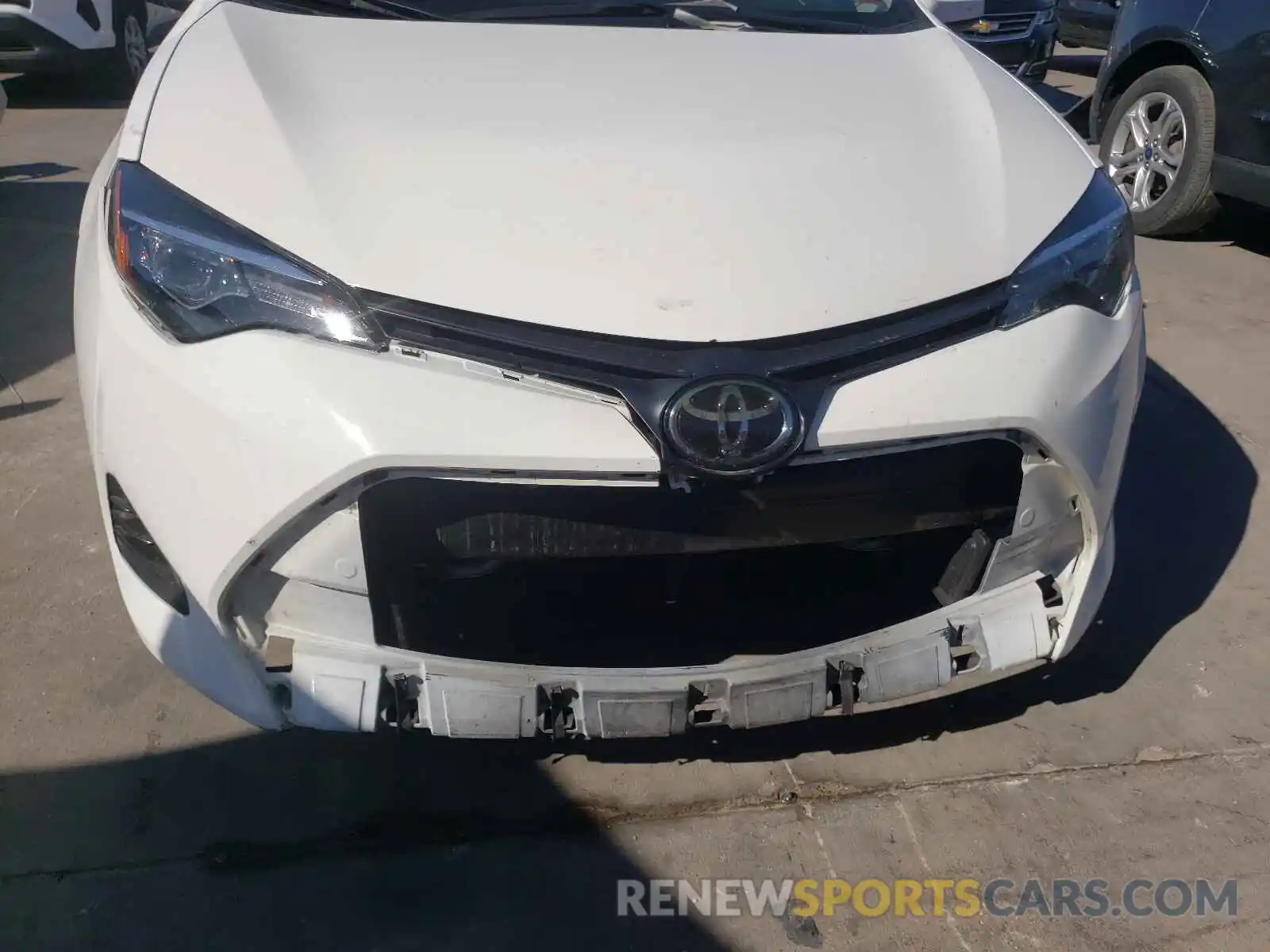 9 Photograph of a damaged car 2T1BURHE6KC242978 TOYOTA COROLLA 2019