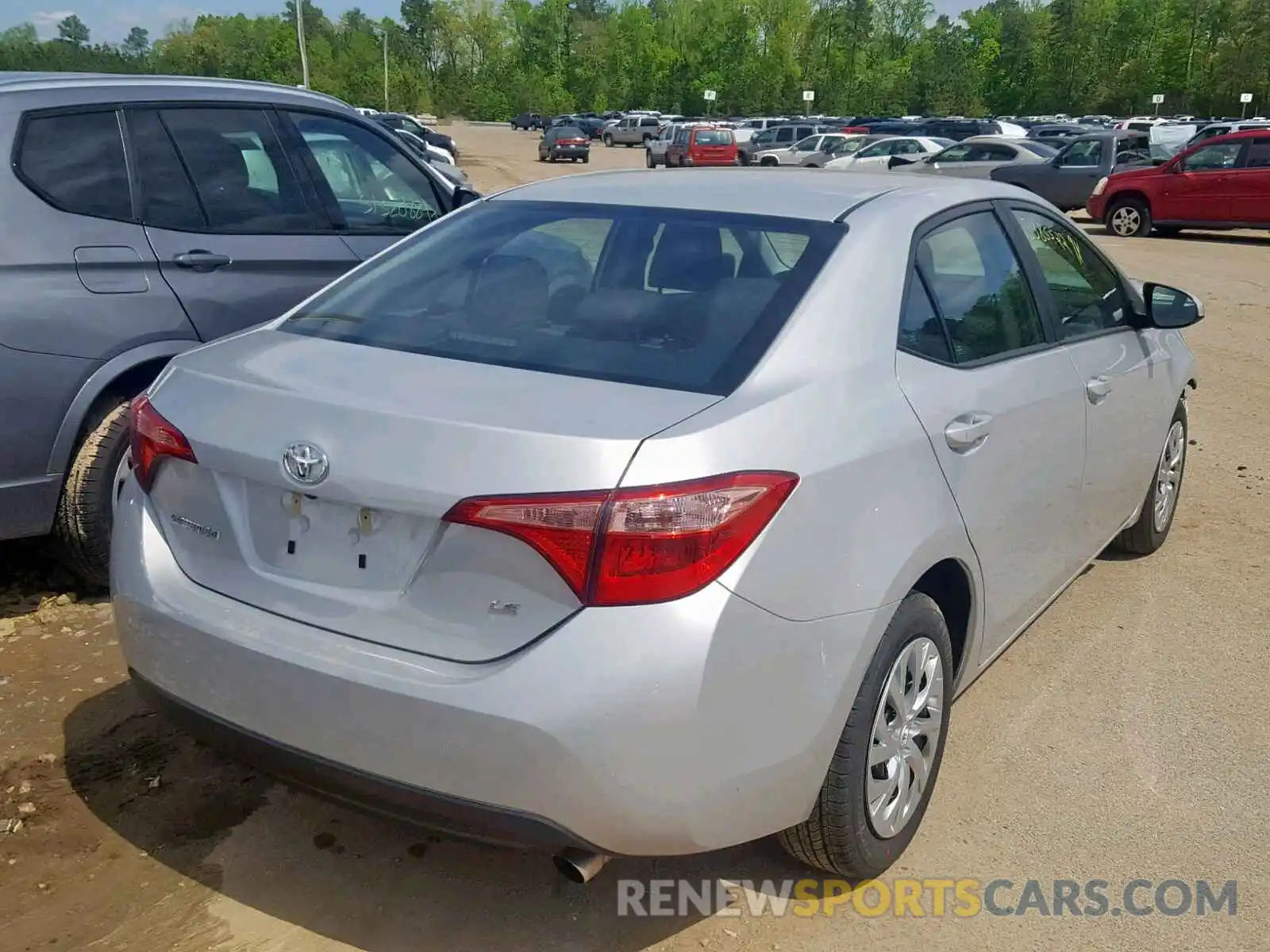 4 Photograph of a damaged car 2T1BURHE6KC243029 TOYOTA COROLLA 2019