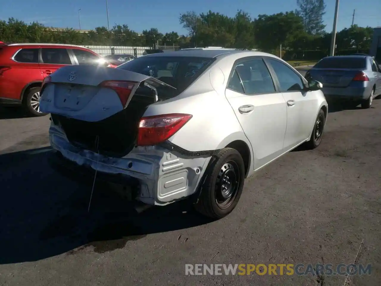 4 Photograph of a damaged car 2T1BURHE6KC243077 TOYOTA COROLLA 2019