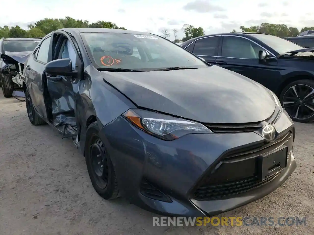 1 Photograph of a damaged car 2T1BURHE6KC243175 TOYOTA COROLLA 2019