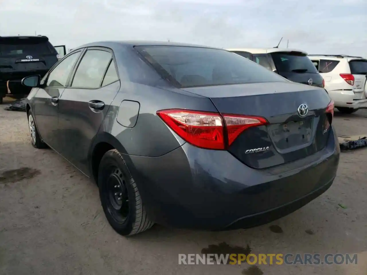 3 Photograph of a damaged car 2T1BURHE6KC243175 TOYOTA COROLLA 2019