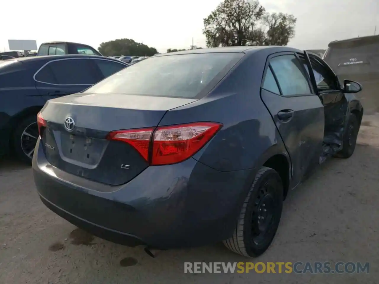 4 Photograph of a damaged car 2T1BURHE6KC243175 TOYOTA COROLLA 2019