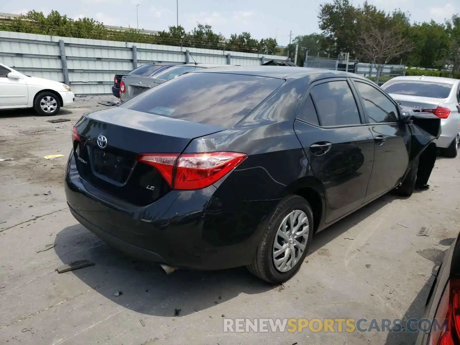 4 Photograph of a damaged car 2T1BURHE6KC244343 TOYOTA COROLLA 2019