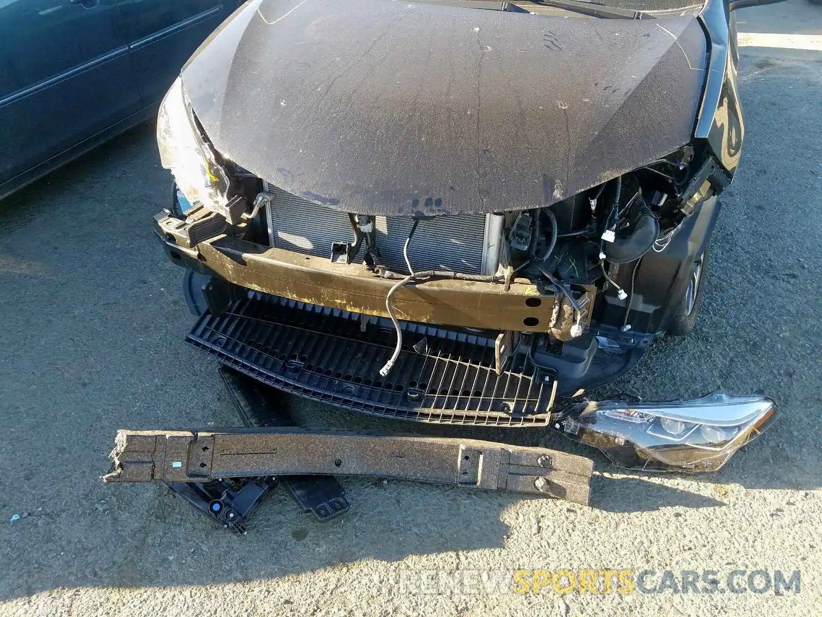 9 Фотография поврежденного автомобиля 2T1BURHE6KC244357 TOYOTA COROLLA 2019