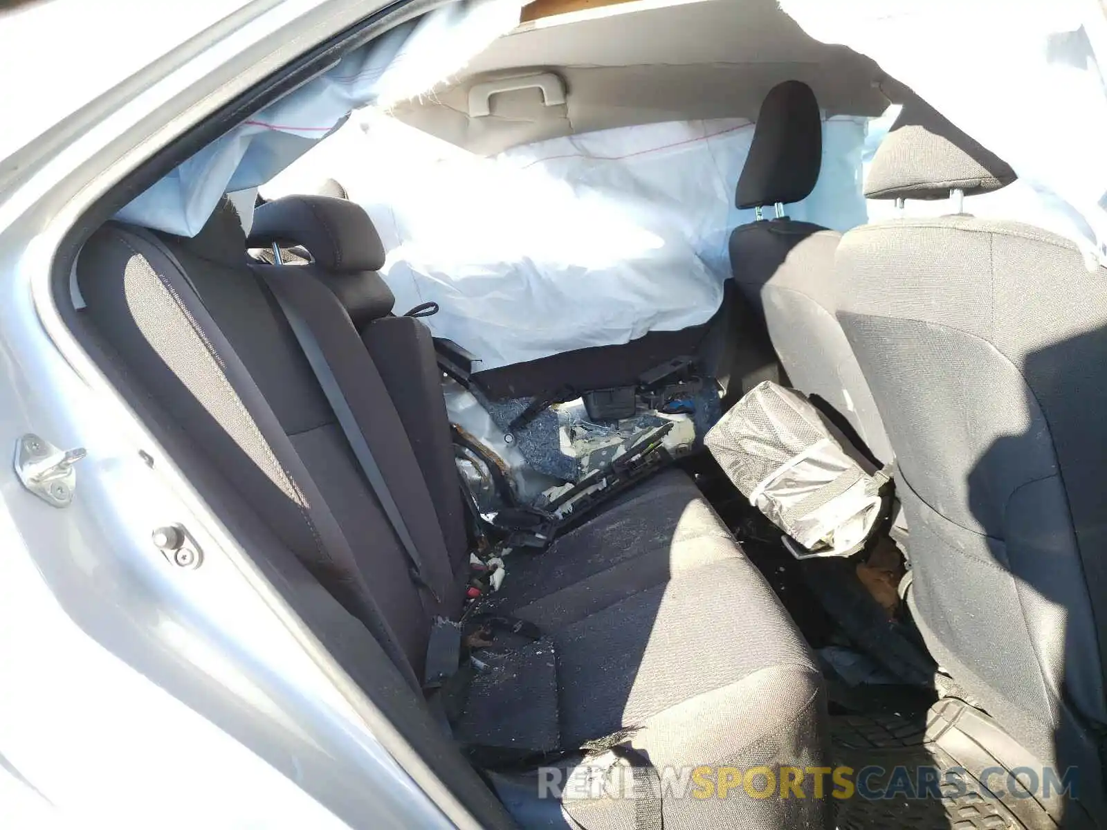 6 Photograph of a damaged car 2T1BURHE6KC245153 TOYOTA COROLLA 2019