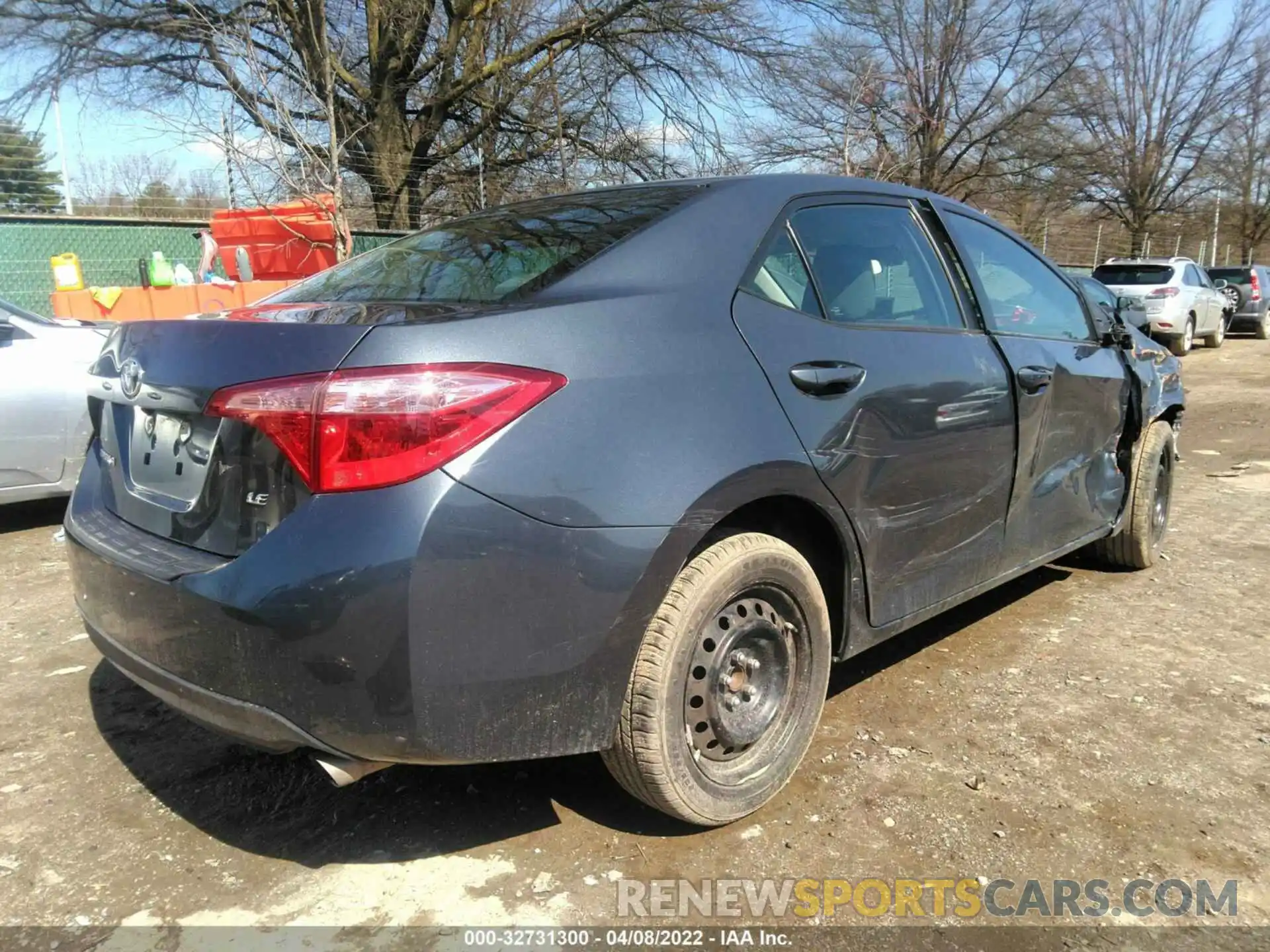 4 Photograph of a damaged car 2T1BURHE6KC245301 TOYOTA COROLLA 2019