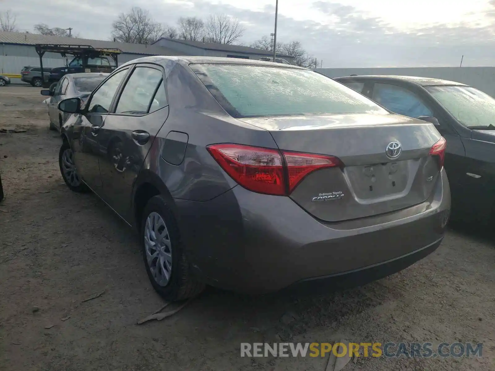 3 Photograph of a damaged car 2T1BURHE6KC245993 TOYOTA COROLLA 2019