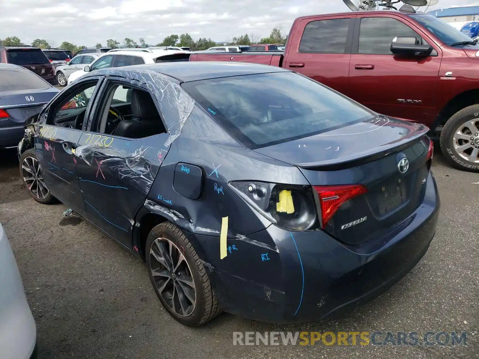 3 Photograph of a damaged car 2T1BURHE6KC246898 TOYOTA COROLLA 2019