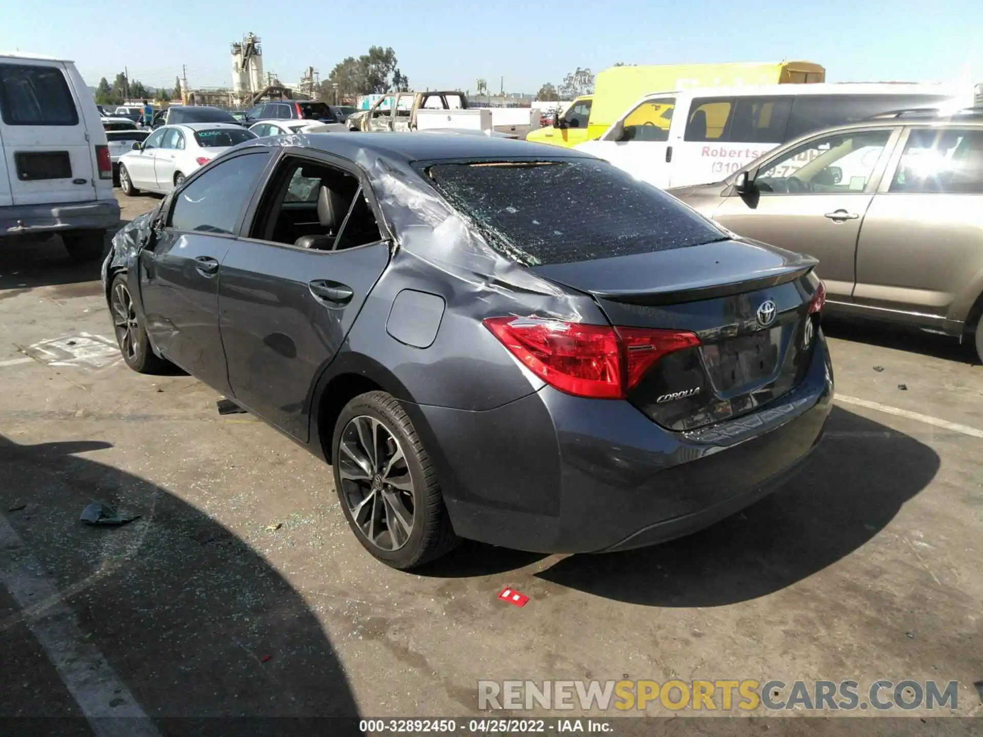 3 Photograph of a damaged car 2T1BURHE7KC125264 TOYOTA COROLLA 2019