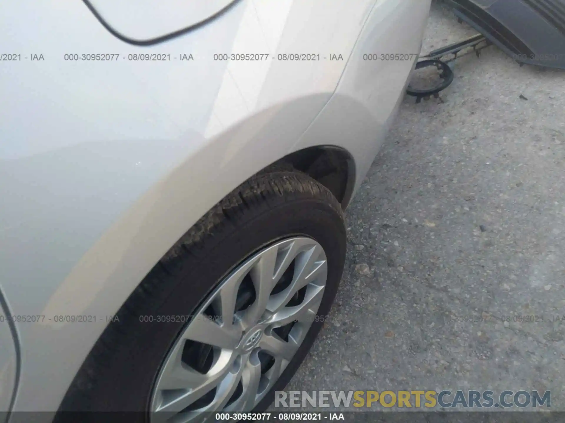 13 Photograph of a damaged car 2T1BURHE7KC125992 TOYOTA COROLLA 2019