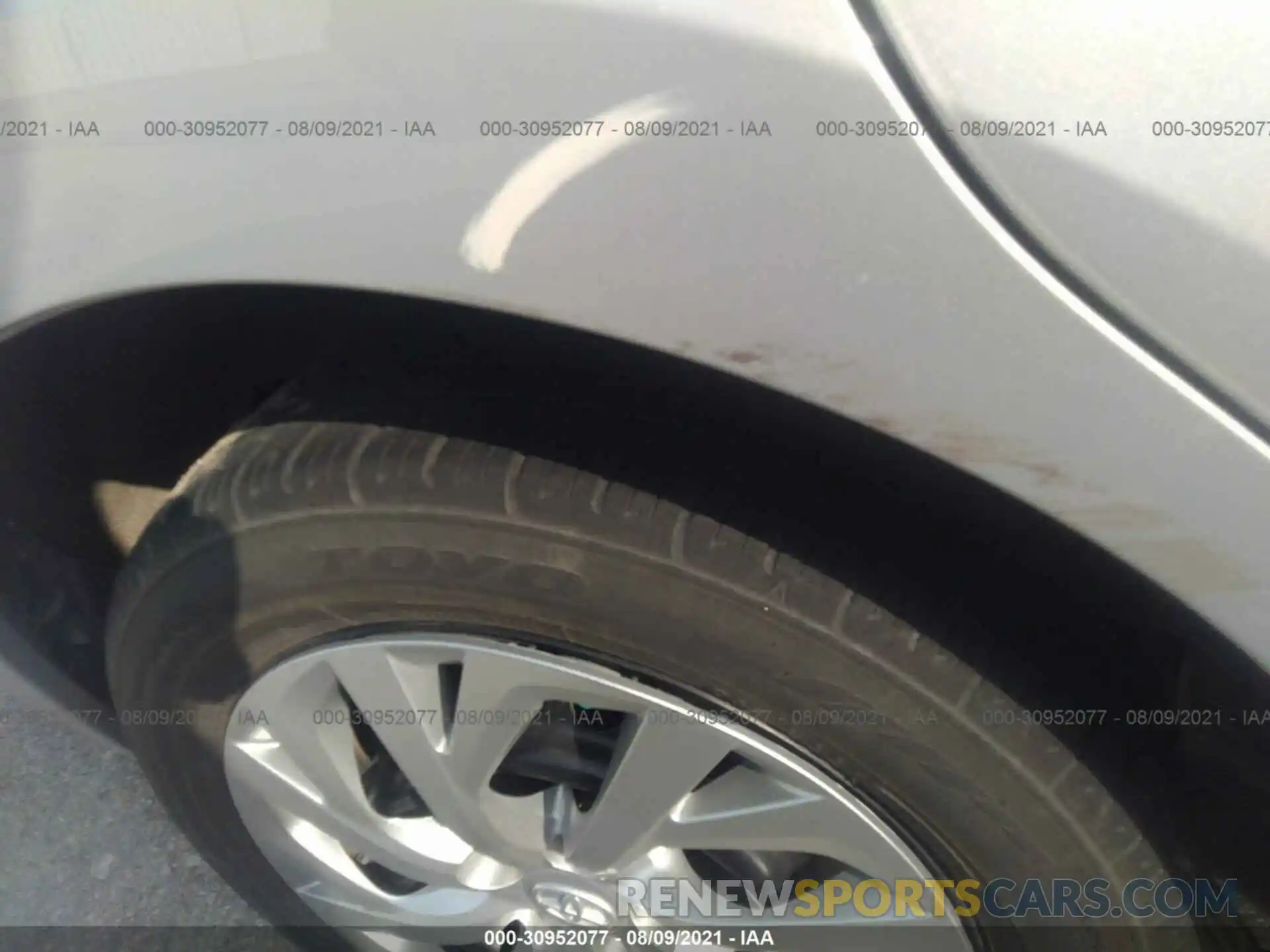 15 Photograph of a damaged car 2T1BURHE7KC125992 TOYOTA COROLLA 2019