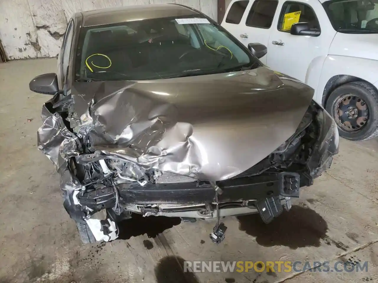 9 Photograph of a damaged car 2T1BURHE7KC128052 TOYOTA COROLLA 2019