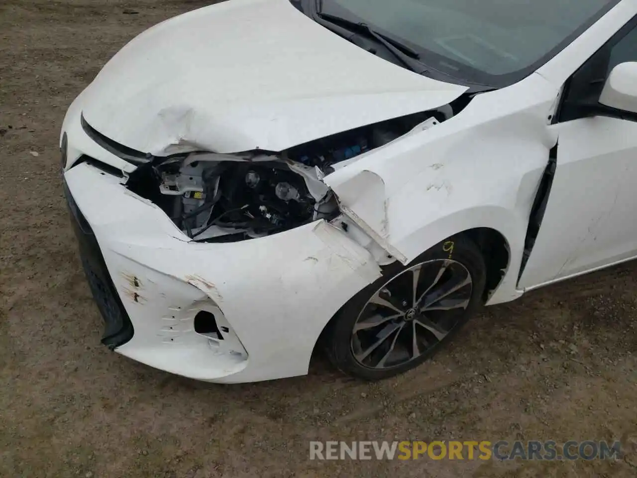 9 Photograph of a damaged car 2T1BURHE7KC128083 TOYOTA COROLLA 2019