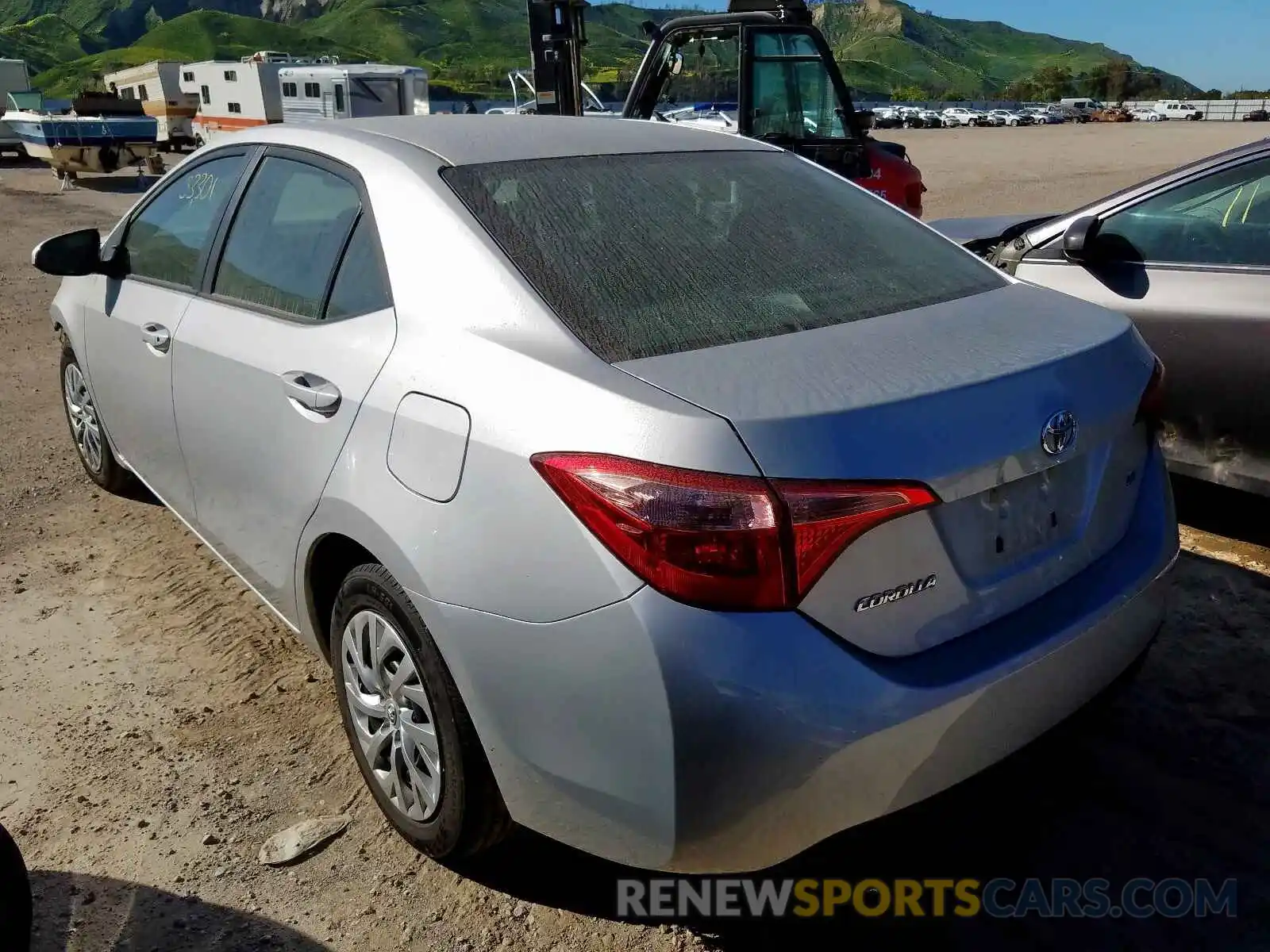 3 Photograph of a damaged car 2T1BURHE7KC128326 TOYOTA COROLLA 2019