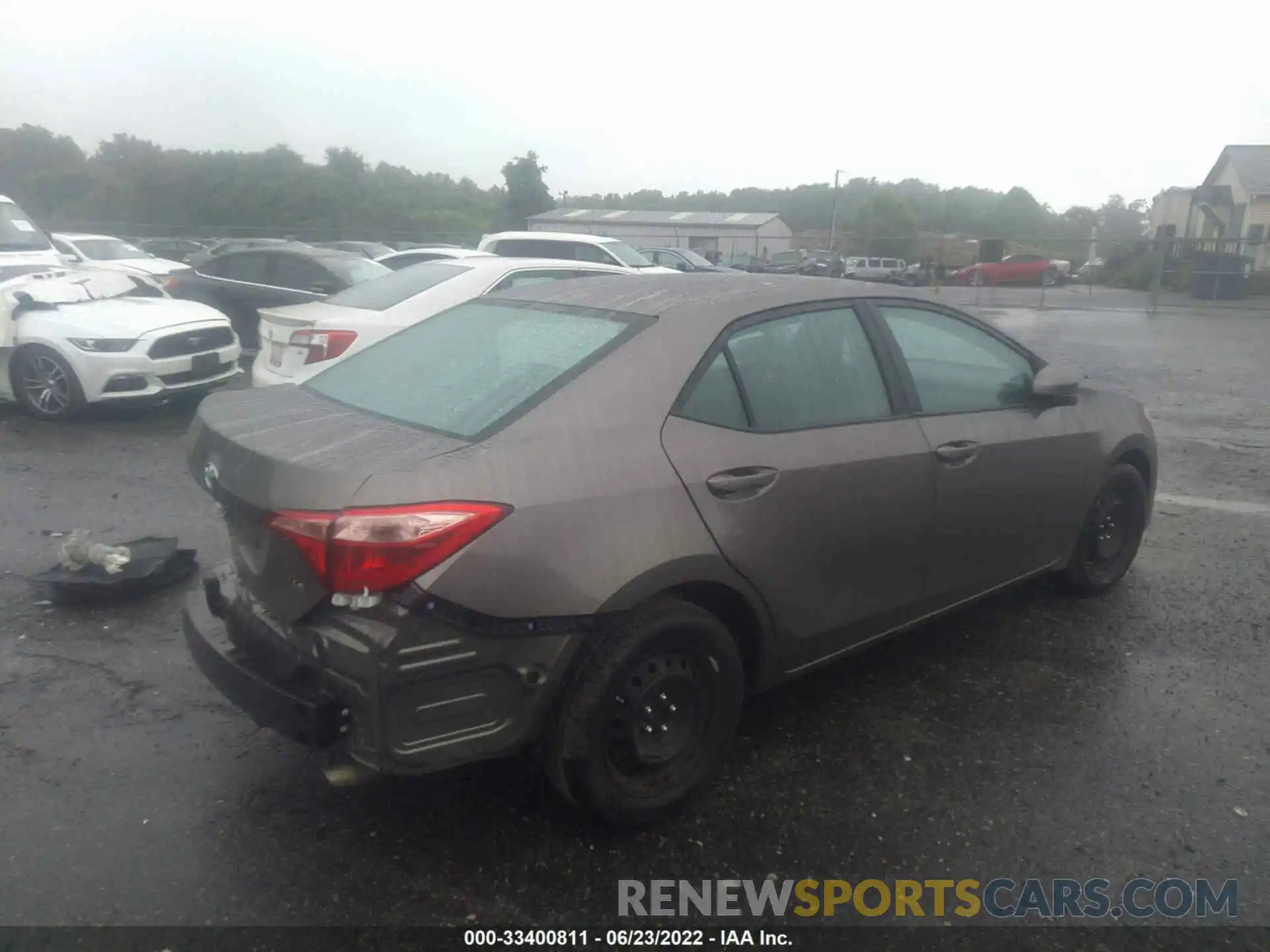 4 Photograph of a damaged car 2T1BURHE7KC128505 TOYOTA COROLLA 2019