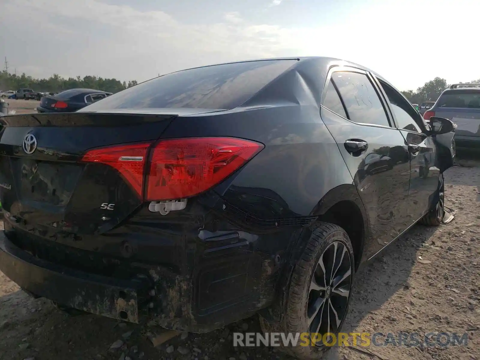 4 Photograph of a damaged car 2T1BURHE7KC128665 TOYOTA COROLLA 2019