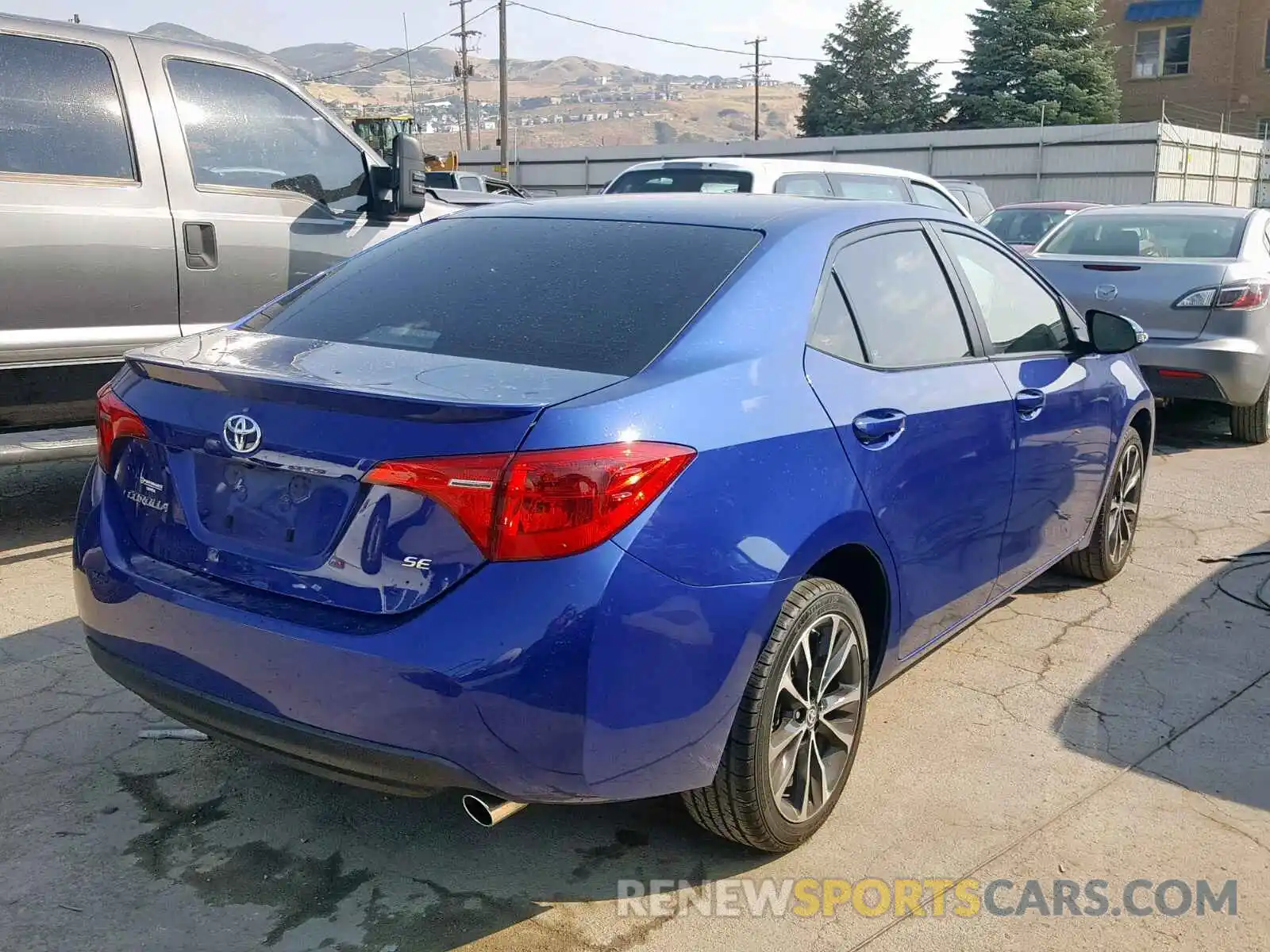 4 Photograph of a damaged car 2T1BURHE7KC128925 TOYOTA COROLLA 2019