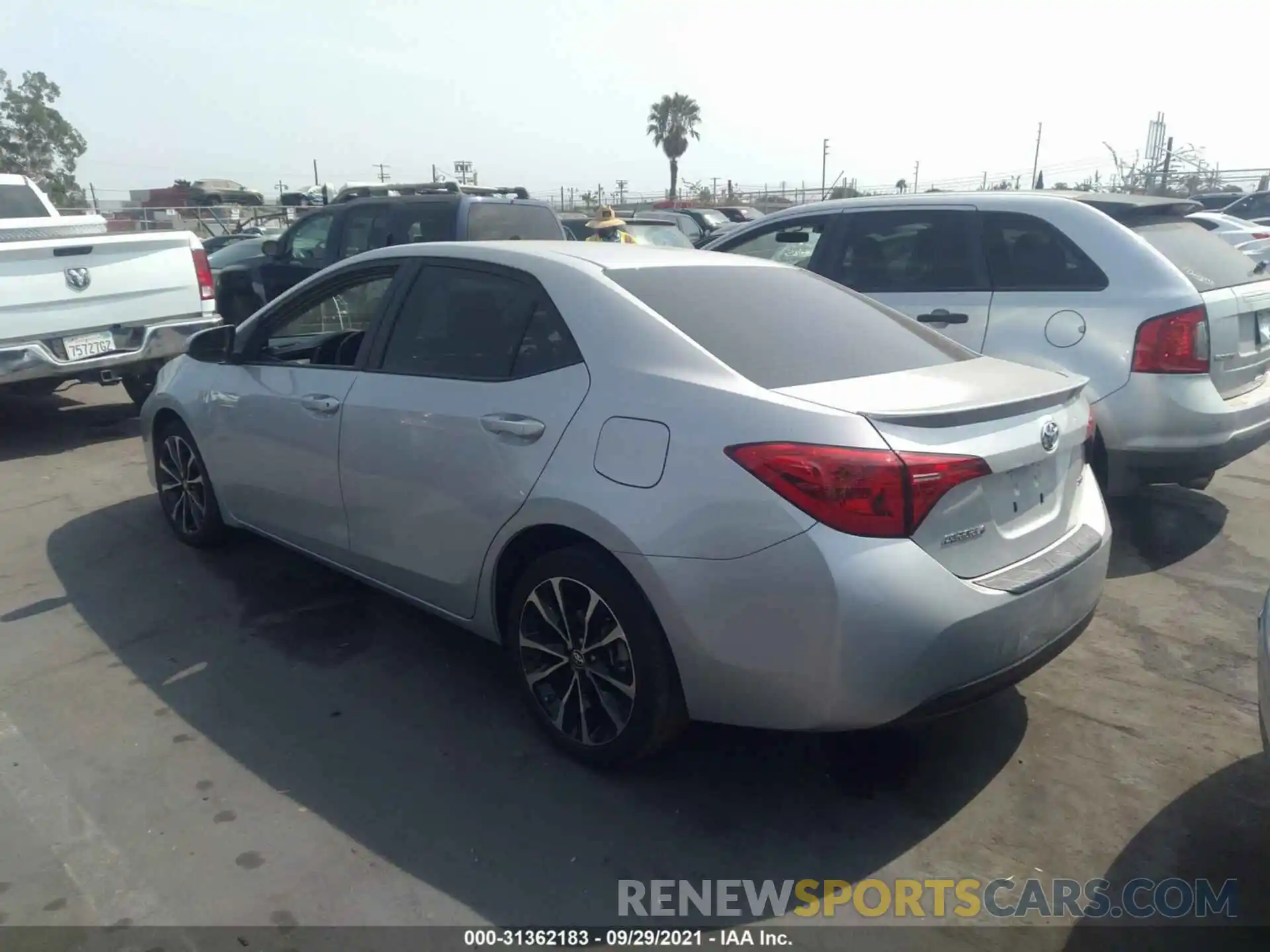 3 Photograph of a damaged car 2T1BURHE7KC129315 TOYOTA COROLLA 2019