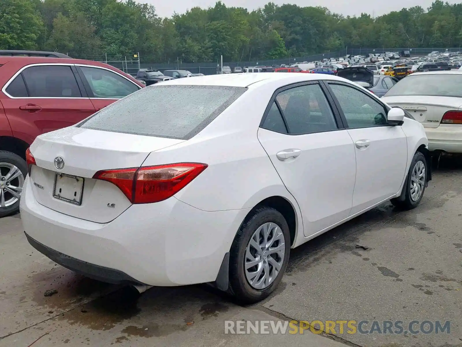 4 Photograph of a damaged car 2T1BURHE7KC129394 TOYOTA COROLLA 2019