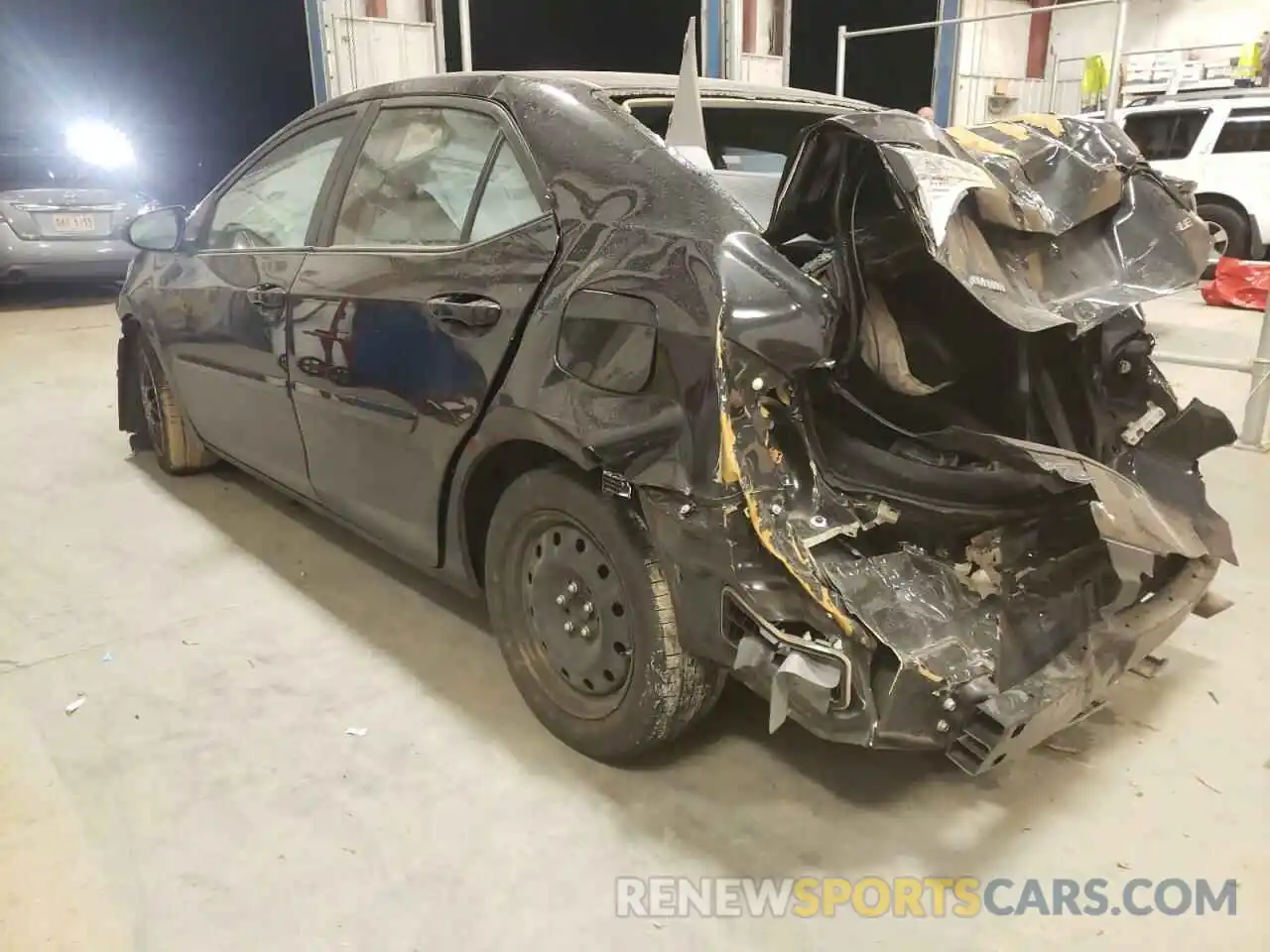 3 Photograph of a damaged car 2T1BURHE7KC130383 TOYOTA COROLLA 2019