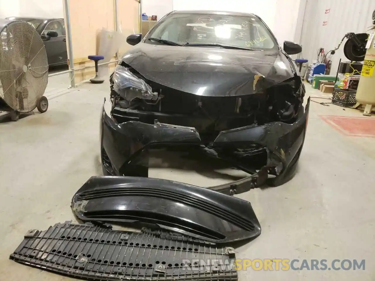 9 Photograph of a damaged car 2T1BURHE7KC130383 TOYOTA COROLLA 2019