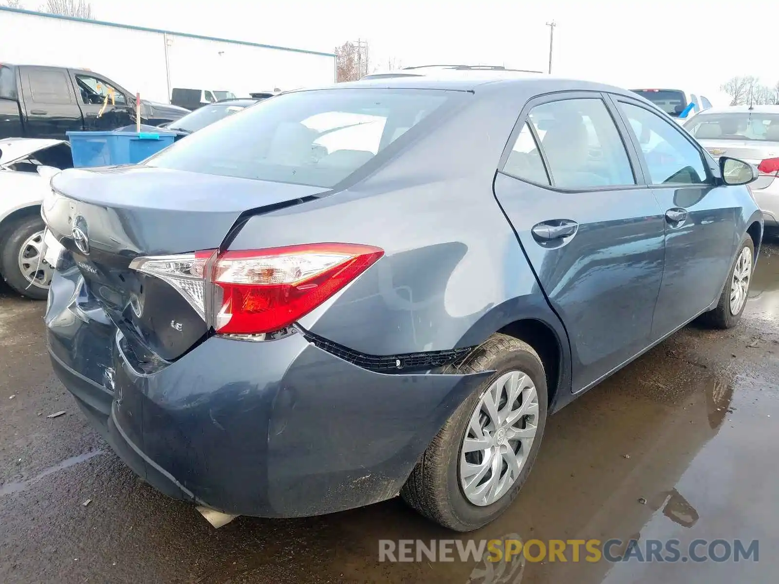 4 Photograph of a damaged car 2T1BURHE7KC131453 TOYOTA COROLLA 2019