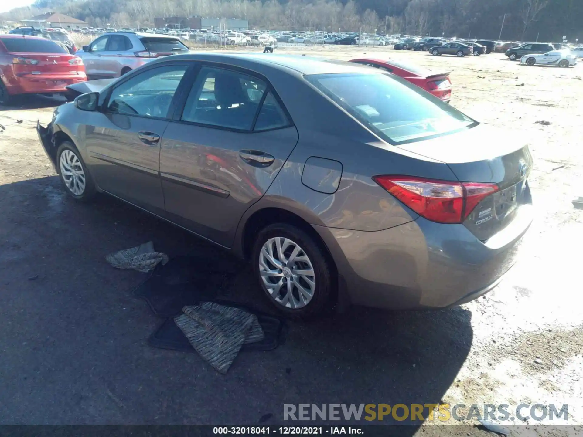 3 Photograph of a damaged car 2T1BURHE7KC131677 TOYOTA COROLLA 2019