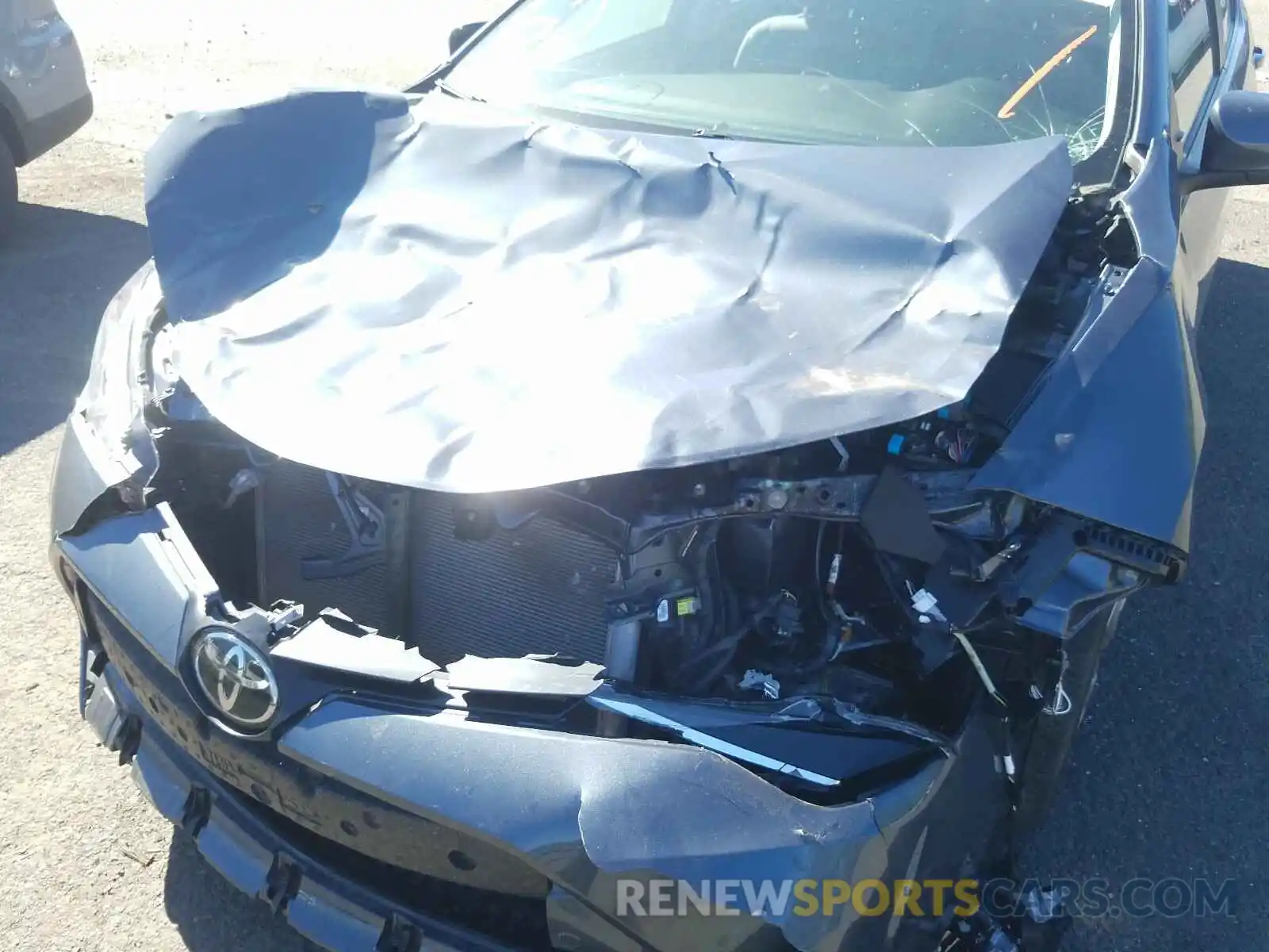 9 Photograph of a damaged car 2T1BURHE7KC133932 TOYOTA COROLLA 2019