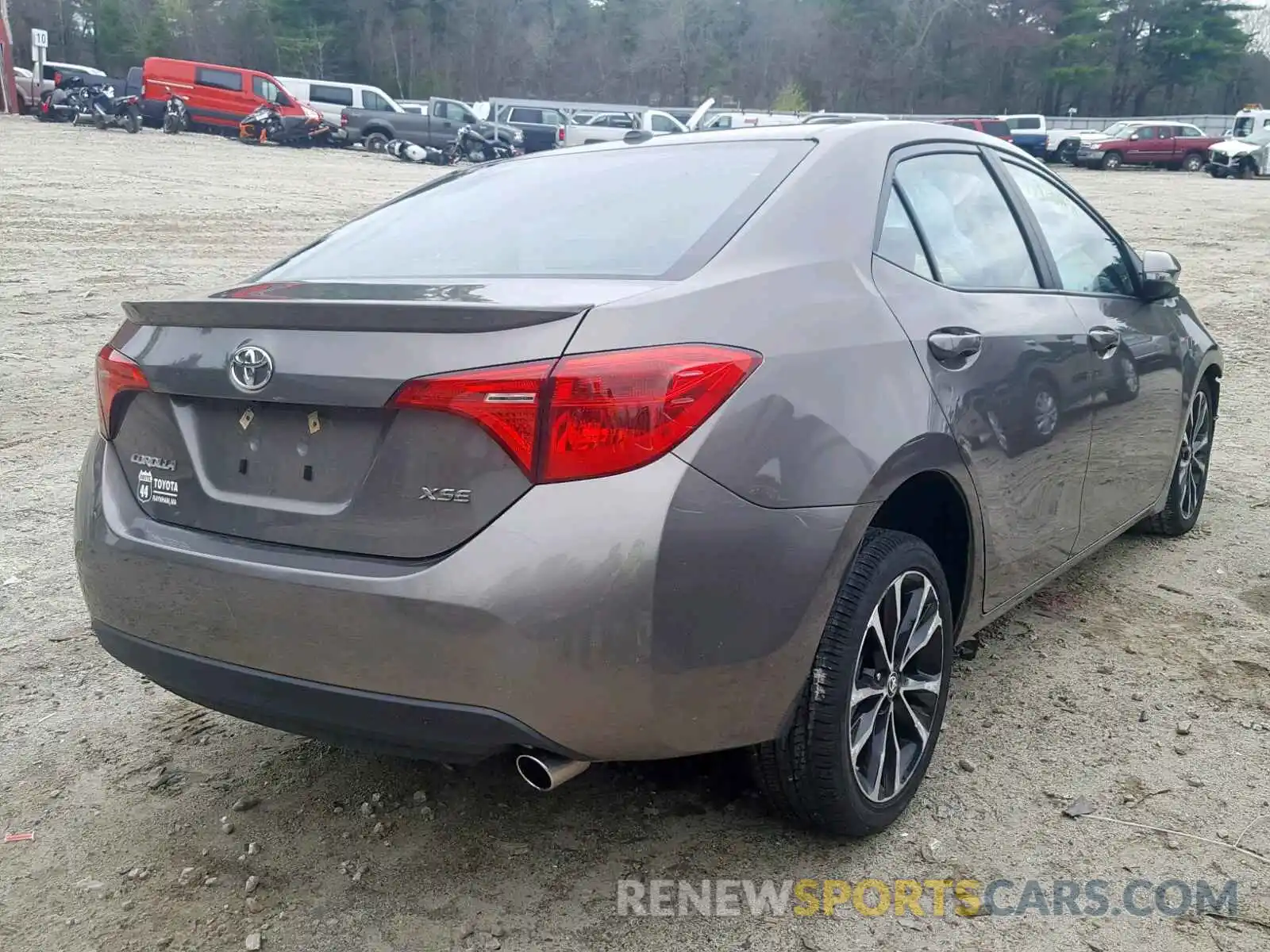 4 Photograph of a damaged car 2T1BURHE7KC134272 TOYOTA COROLLA 2019