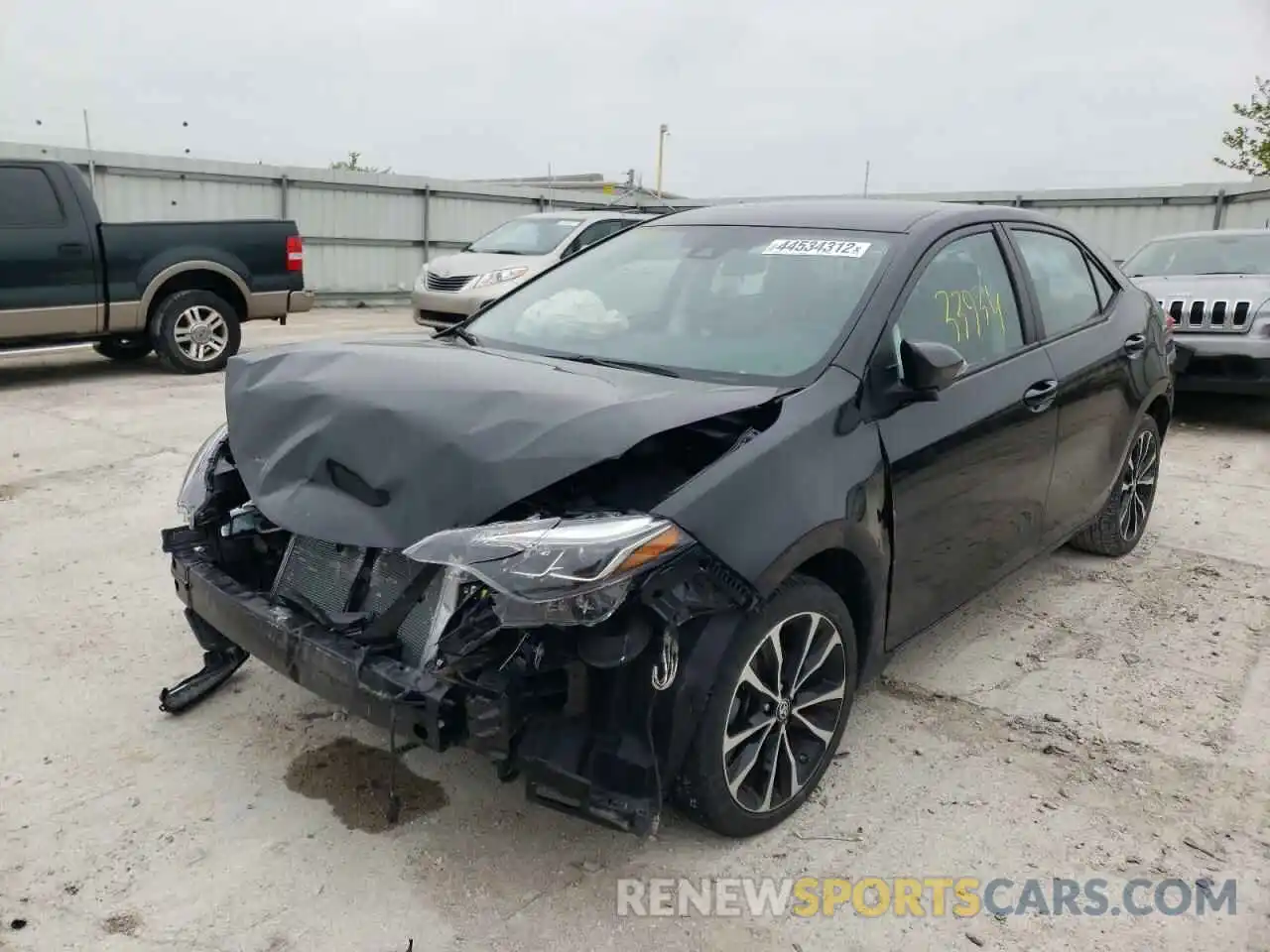 2 Photograph of a damaged car 2T1BURHE7KC136412 TOYOTA COROLLA 2019