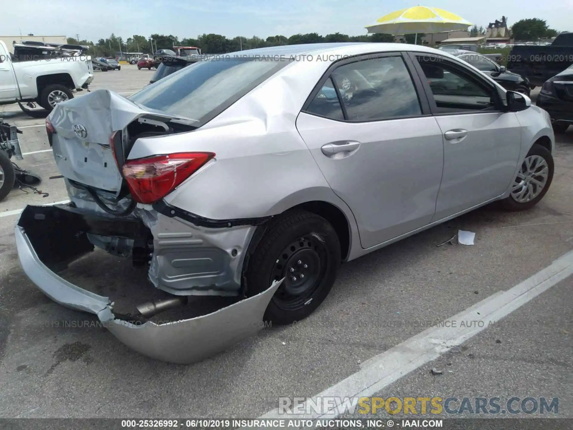 4 Photograph of a damaged car 2T1BURHE7KC137012 TOYOTA COROLLA 2019