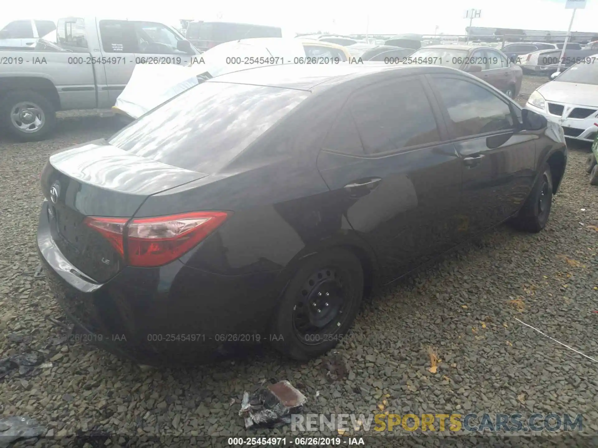 4 Photograph of a damaged car 2T1BURHE7KC138080 TOYOTA COROLLA 2019