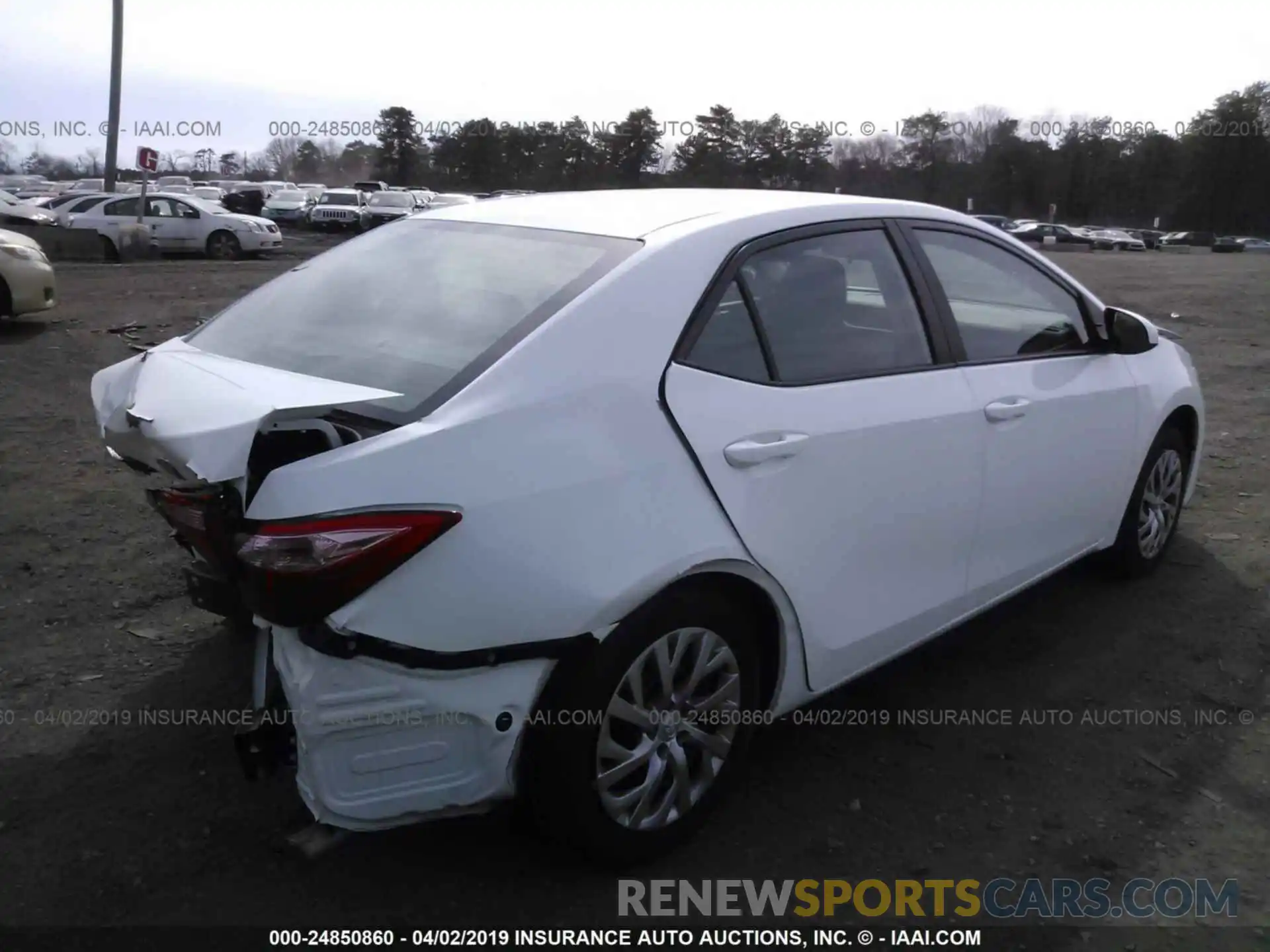 4 Photograph of a damaged car 2T1BURHE7KC138371 TOYOTA COROLLA 2019